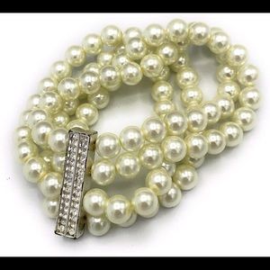 Premier Designs Jewelry pearl bracelet